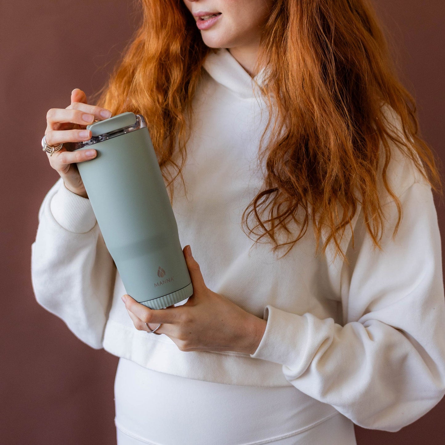 30-oz-groove-tumbler-n3 4Manna_Website_Lifestyles-17.jpg
