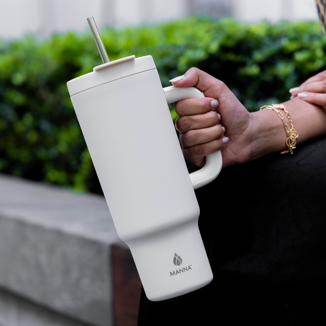 40-oz-leisure-tumbler-e7 Core_Home_Manna_Lifestyle_AUG_13-38.png
